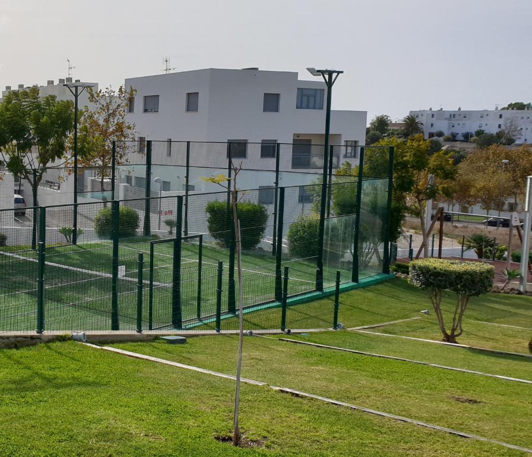 Puerta Del Sol Apartment โกนิล เด ลาฟรอนเตรา ภายนอก รูปภาพ