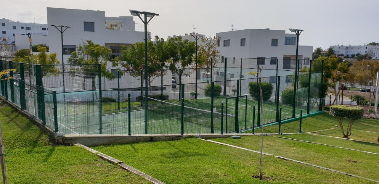 Puerta Del Sol Apartment โกนิล เด ลาฟรอนเตรา ภายนอก รูปภาพ
