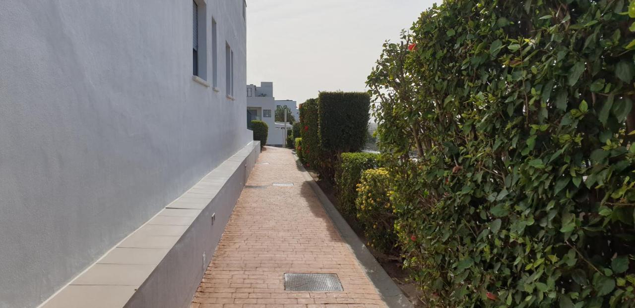 Puerta Del Sol Apartment โกนิล เด ลาฟรอนเตรา ภายนอก รูปภาพ