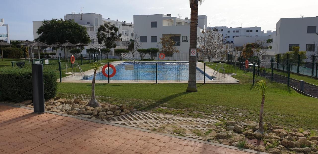 Puerta Del Sol Apartment โกนิล เด ลาฟรอนเตรา ภายนอก รูปภาพ